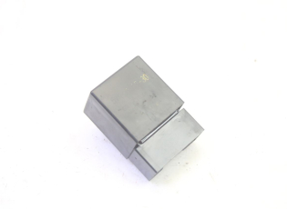 RELAIS POMPE À ESSENCE