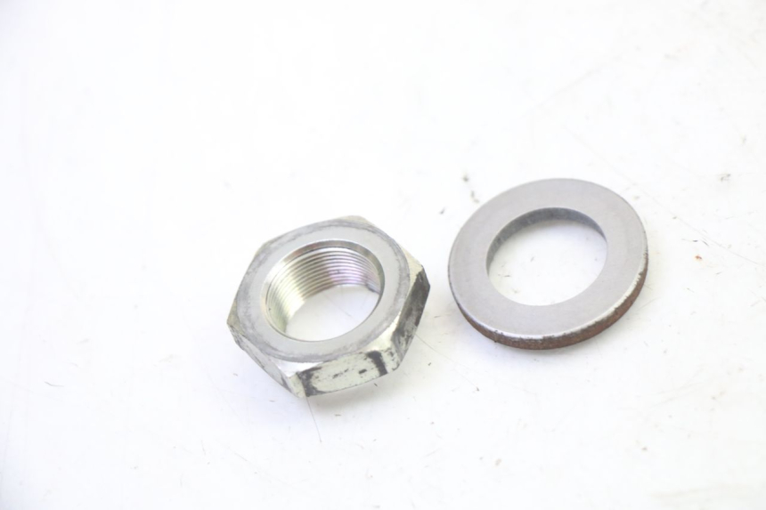 photo de TUERCA PIÑÓN SALIDA CAJA CAMBIOS YAMAHA FZ6 FAZER S2 600 (2007 - 2011)