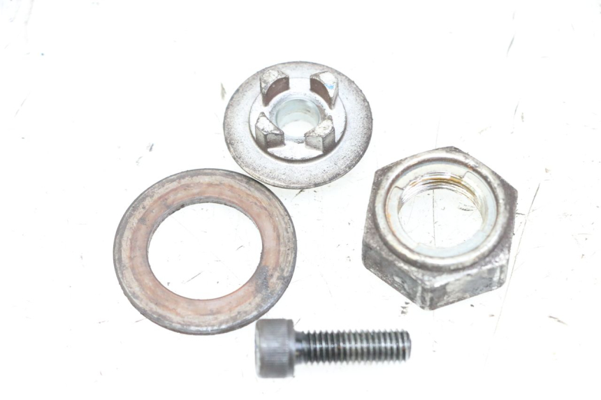 photo de TUERCA PIÑÓN SALIDA CAJA CAMBIOS SUZUKI GSR 750 (2011 - 2017)