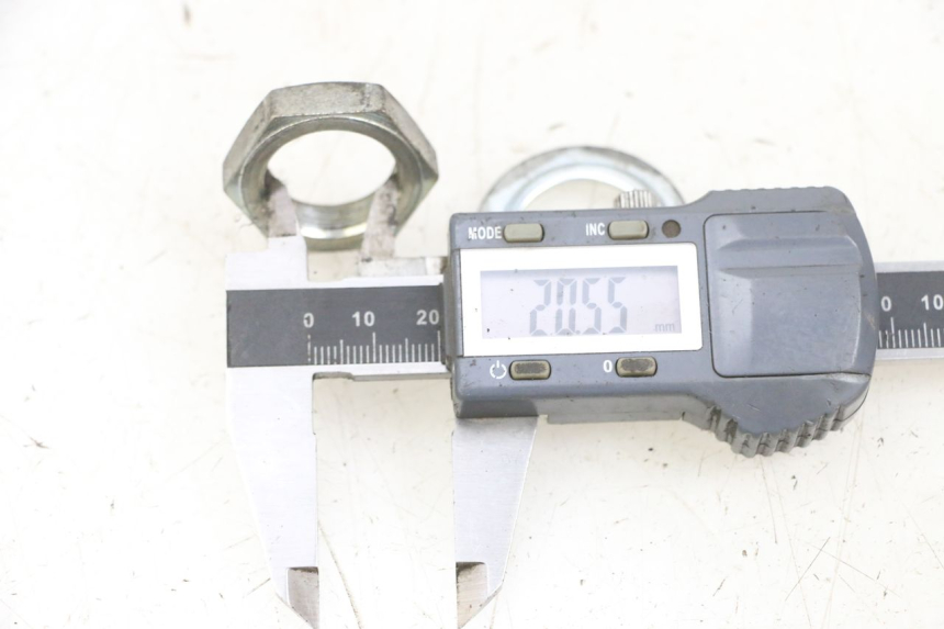 photo de TUERCA TIJA HORQUILLA SUZUKI BURGMAN 650 (2013 - 2020)