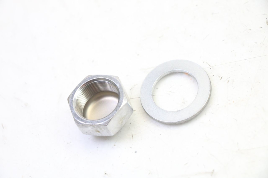 photo de TUERCA TIJA HORQUILLA YAMAHA FZ6 FAZER S2 600 (2007 - 2011)