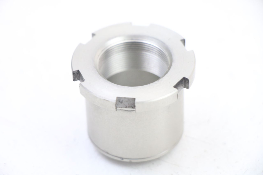 photo de TUERCA TIJA HORQUILLA YAMAHA TRACER 7 700 (2020 - 2024) - Primer plano técnico