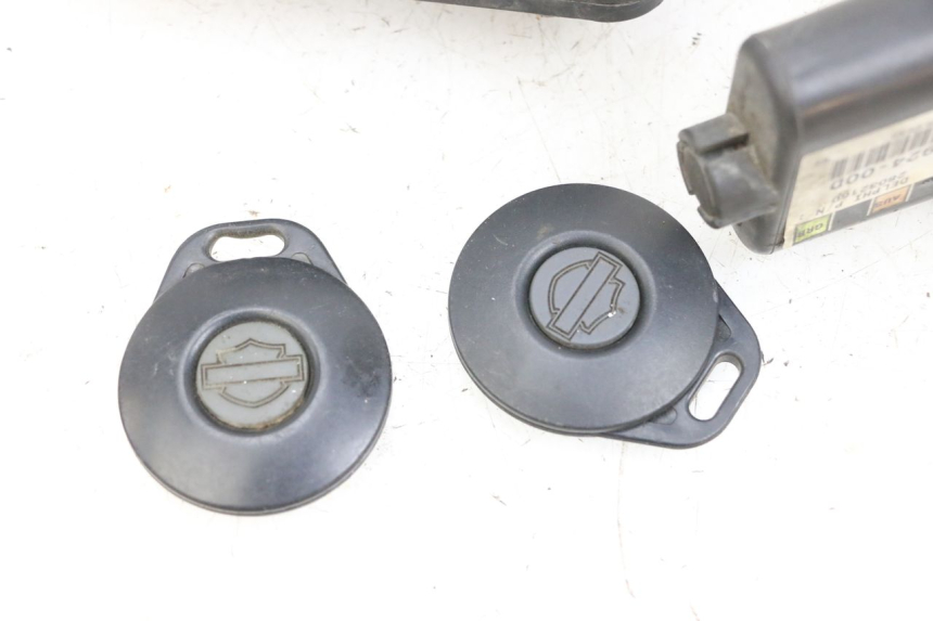 photo de ALARMA ANTIRROBO HARLEY DAVIDSON SPORTSTER XL CUSTOM 883 (1999 - 2006) - Primer plano técnico