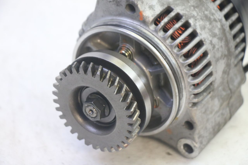 photo de ALTERNADOR SUZUKI GSF N BANDIT 600 (1996 - 1999) - Detalle de la pieza