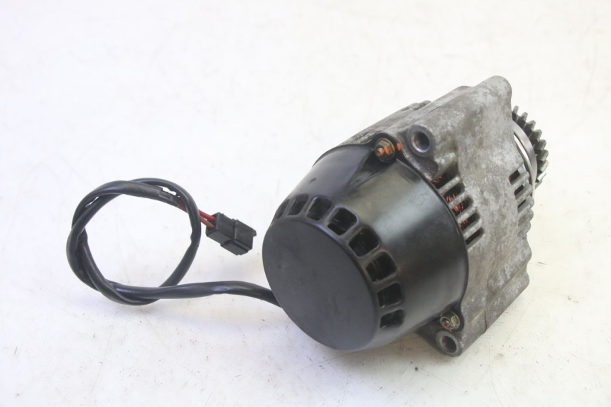 photo de ALTERNADOR SUZUKI GSF N BANDIT 600 (1996 - 1999) - Estado de la superficie y material