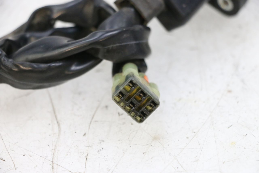 photo de ANTENA TRANSPONDEDOR YAMAHA FJR ABS 1300 (2006 - 2012) - Detalles de los puntos de fijación