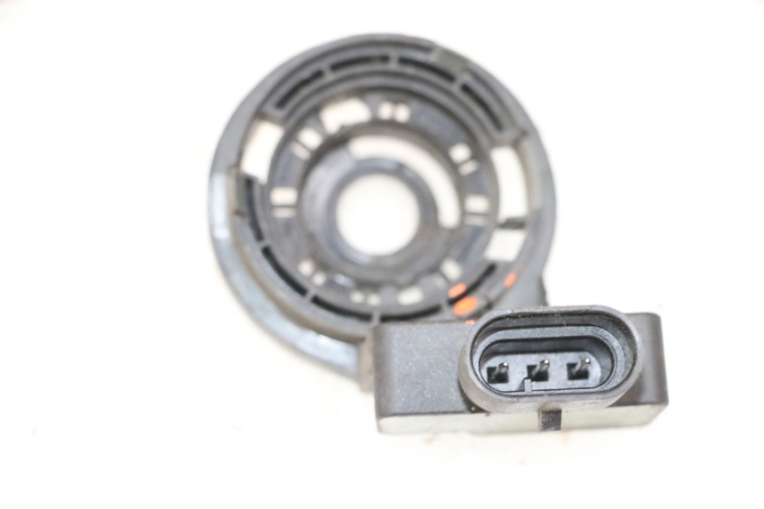 photo de ANTENA TRANSPONDEDOR PEUGEOT GEOPOLIS 400 (2007 - 2013) - Otra perspectiva