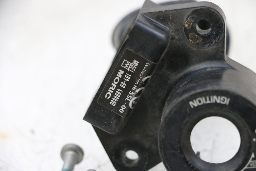 photo de ANTENA TRANSPONDEDOR YAMAHA XMAX X-MAX 125 (2006 - 2009) - Primer plano técnico