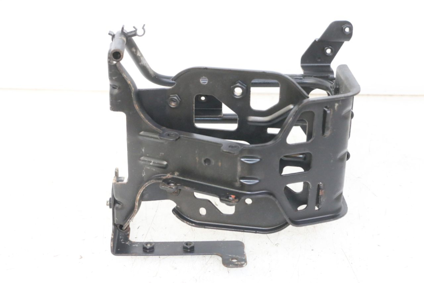 photo de CARENADO FRONTAL ARA PEUGEOT SATELIS 125 (2013 - 2018)