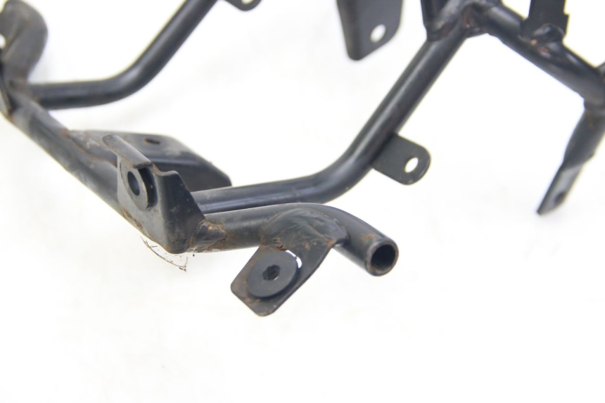photo de ARAÑA FRONTAL SUZUKI SIXTEEN 125 (2008 - 2010)
