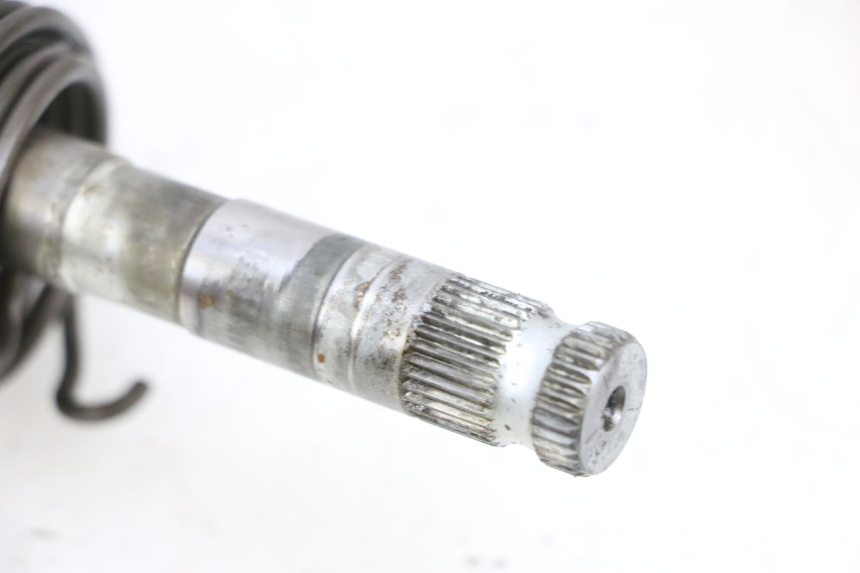 photo de EJE PEDAL ARRANQUE KYMCO ZING 125 (1997 - 2003) - Primer plano técnico