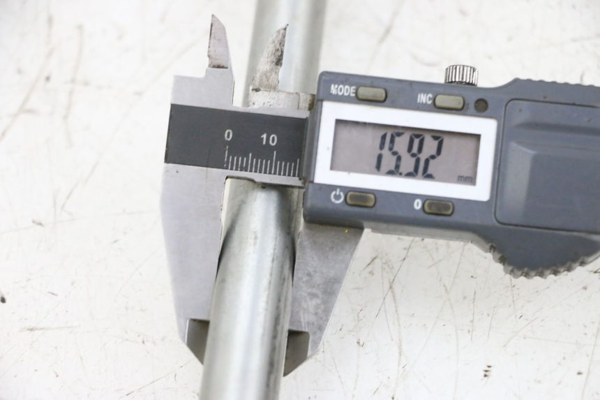 photo de EJE BASCULANTE KAWASAKI GPZ RX 1000 (1986 - 1988) - Detalle de la pieza