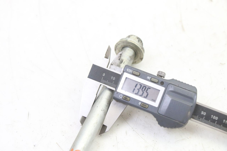 photo de EJE BASCULANTE SUZUKI GS GSE 500 (2001 - 2003)