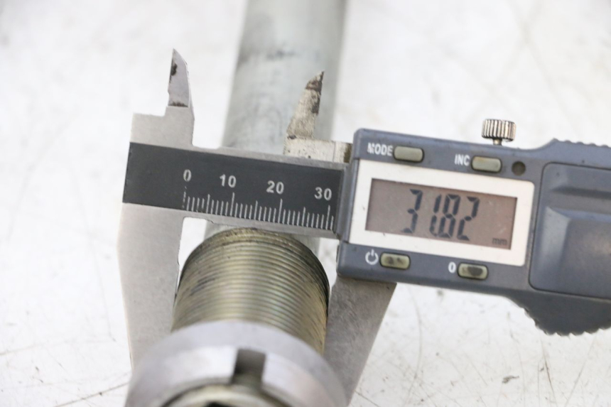 photo de EJE BASCULANTE SUZUKI GSXR GSX-R 1000 (2003 - 2004) - Otra perspectiva