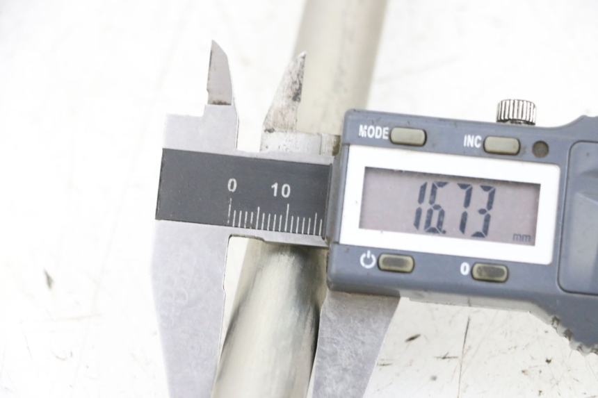 photo de EJE BASCULANTE YAMAHA MT-07 MT07 ABS 700 (2018 - 2020) - Detalle de la pieza