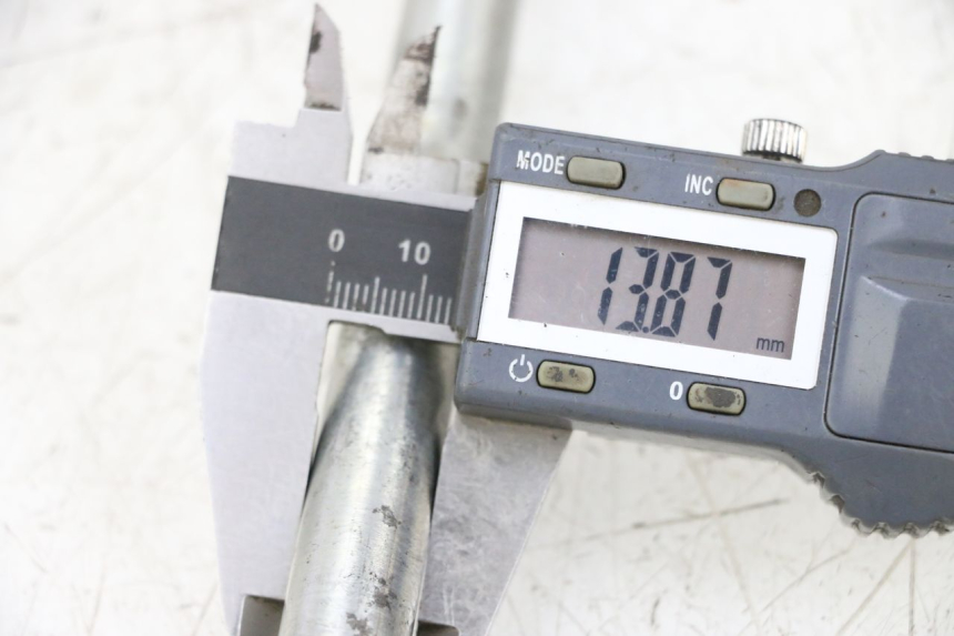 photo de EJE BASCULANTE HONDA NSR R 125 (1994 - 2003) - Detalle de la pieza