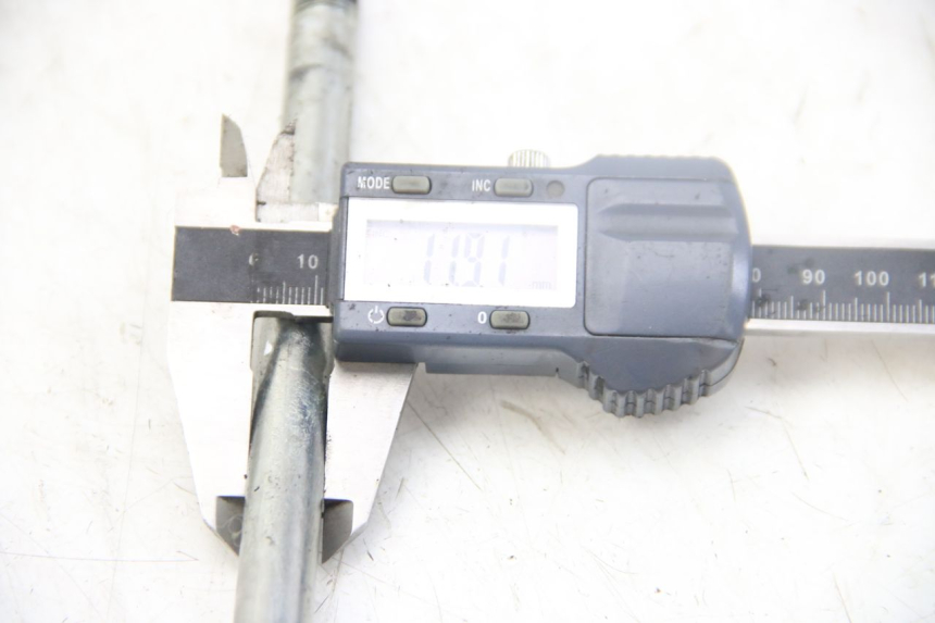 photo de EJE BRAZO OSCILANTE YAMAHA SR 125 (1982 - 2003)