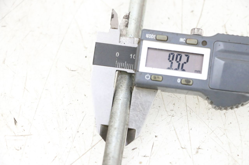 photo de EJE MOTOR SUZUKI GSXR GSX-R 1000 (2003 - 2004) - Zoom estado de uso