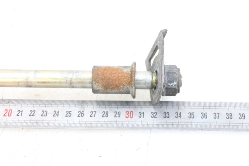 photo de Eje de la rueda trasera HYOSUNG GV AQUILA 125 (2000 - 2004) - Zoom estado de uso