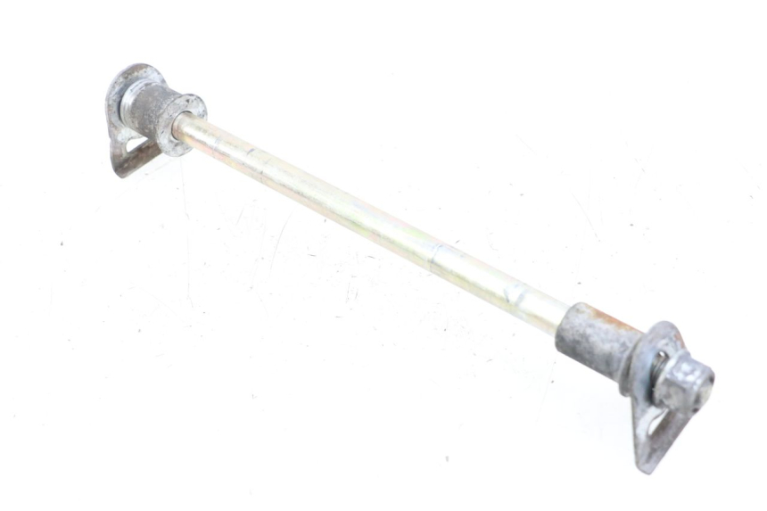 photo de Eje de la rueda trasera HYOSUNG GV AQUILA 125 (2000 - 2004) - Primer plano técnico