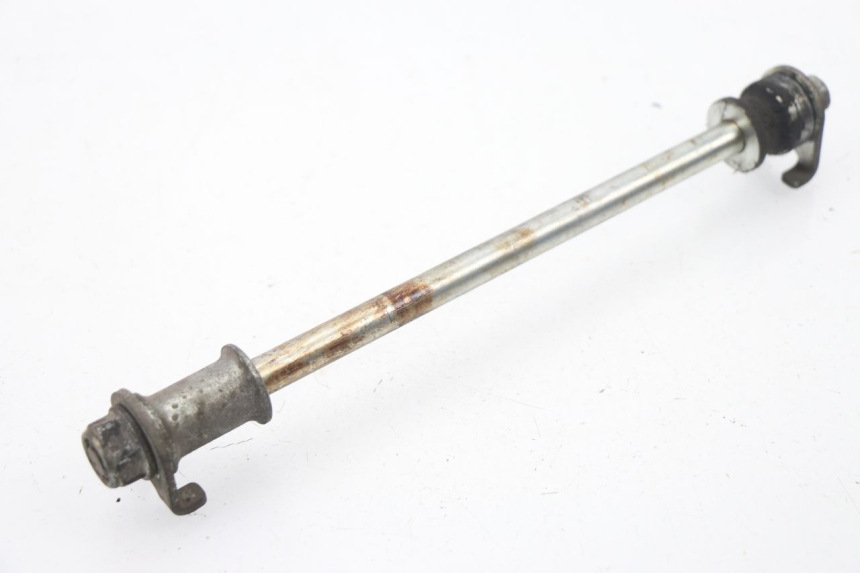 photo de EJE RUEDA TRASERO HONDA CBF 125 (2009 - 2015)