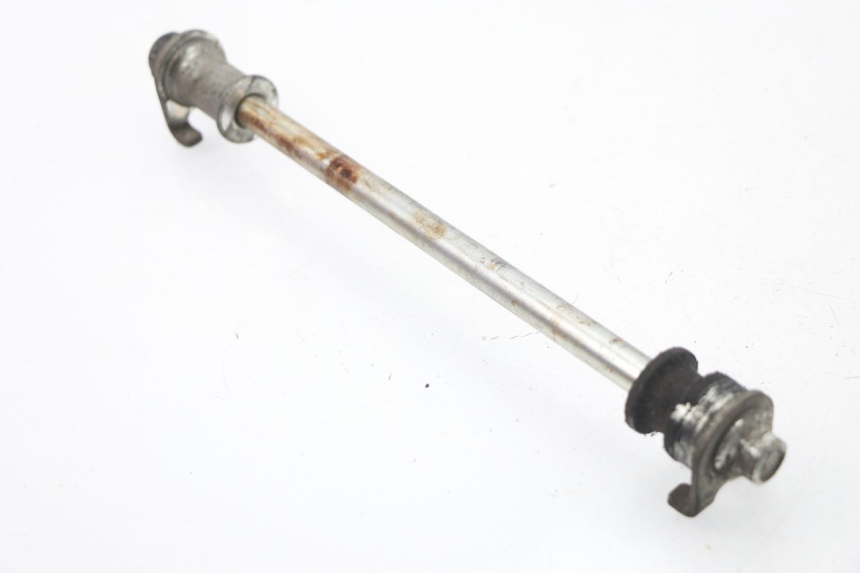 photo de EJE RUEDA TRASERO HONDA CBF 125 (2009 - 2015)