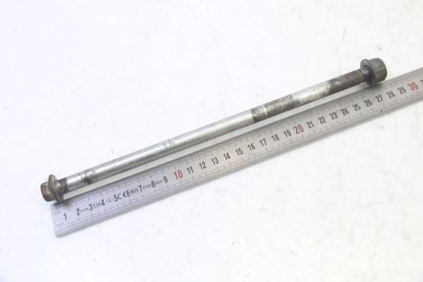 photo de EJE RUEDA TRASERO HONDA CBF 125 (2009 - 2015)