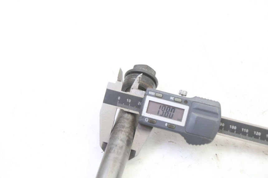 photo de EJE RUEDA TRASERO HONDA CBR RR FIREBLADE 900 (1992 - 1994)