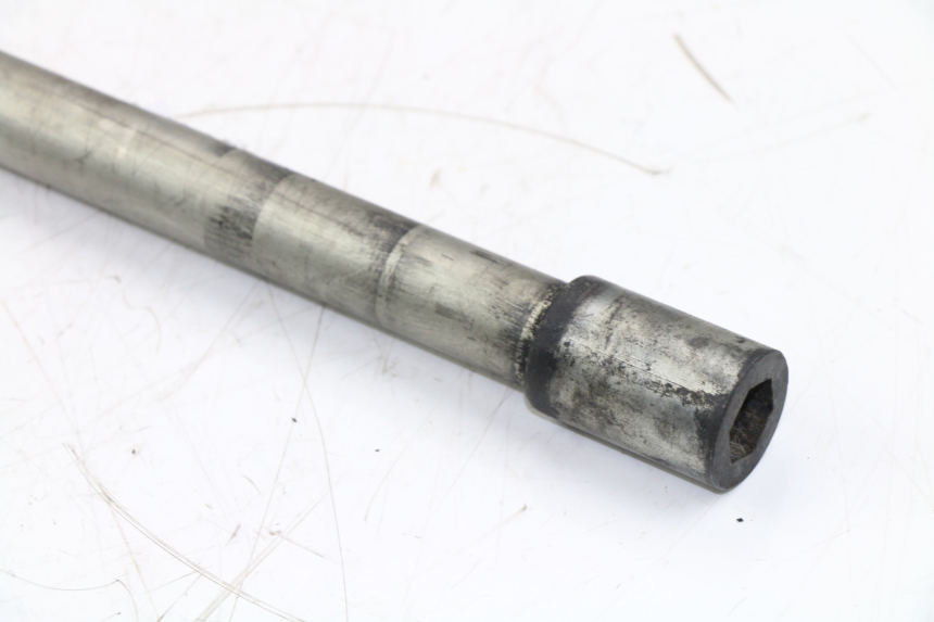 photo de EJE RUEDA TRASERO YAMAHA FJR ABS 1300 (2006 - 2012)