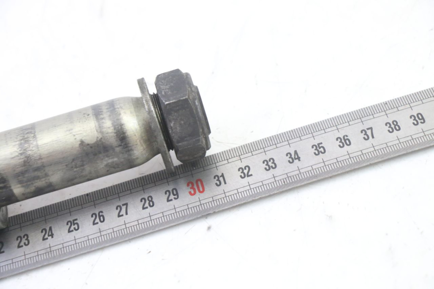 photo de EJE RUEDA TRASERO YAMAHA FZ6 FAZER S2 600 (2007 - 2011)
