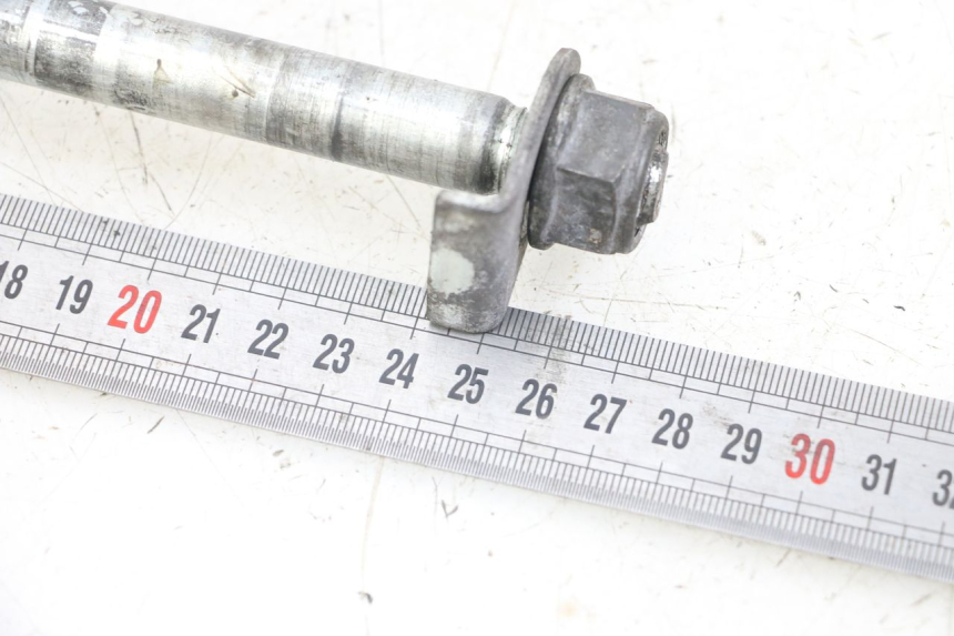 photo de EJE RUEDA TRASERO HYOSUNG GF 125 (2001 - 2005)