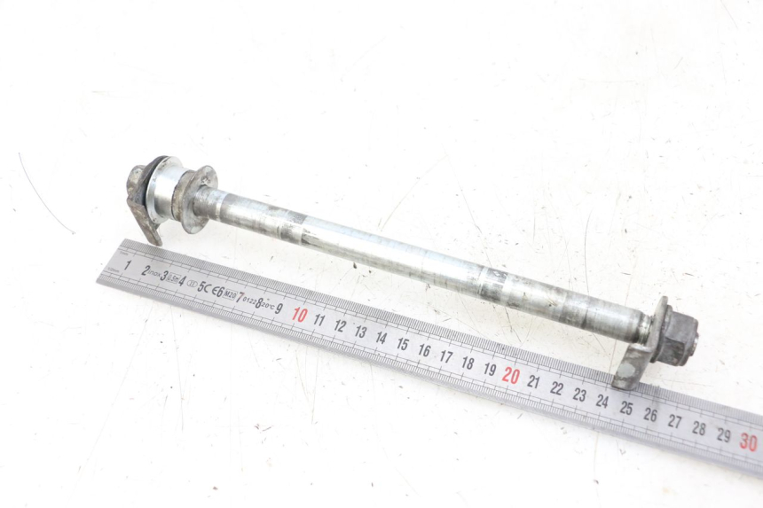 photo de EJE RUEDA TRASERO HYOSUNG GF 125 (2001 - 2005)