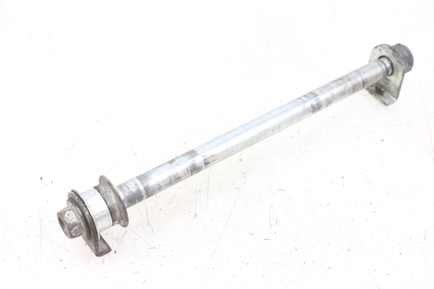 photo de EJE RUEDA TRASERO HYOSUNG GF 125 (2001 - 2005)