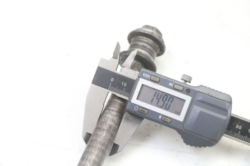 photo de EJE RUEDA TRASERO HONDA CR 85 (2003 - 2007)