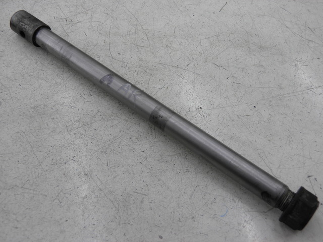 photo de EJE RUEDA TRASERO HONDA ST PAN EUROPEAN ABS 1100 (2002 - 2001)