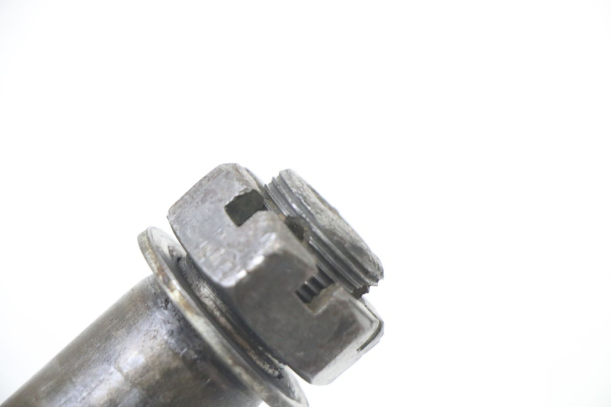photo de EJE RUEDA TRASERO KAWASAKI KX F KXF 450 (2009 - 2011)