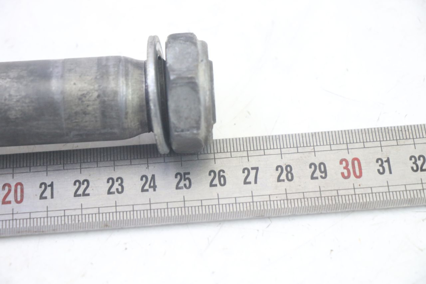 photo de EJE RUEDA TRASERO KAWASAKI KXF KX-F 250 (2017 - 2019) - Otra perspectiva