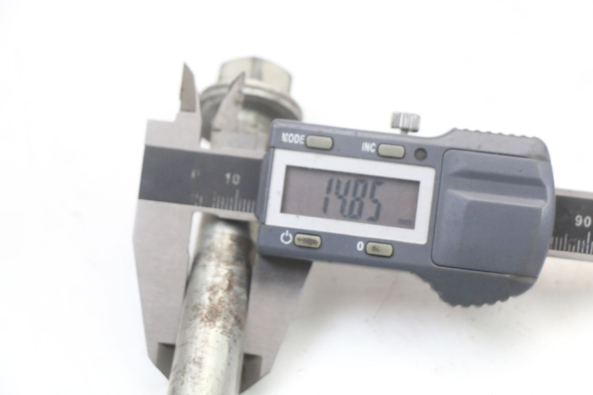 photo de EJE RUEDA TRASERO RIEJU MRT 50 (2018 - 2021)