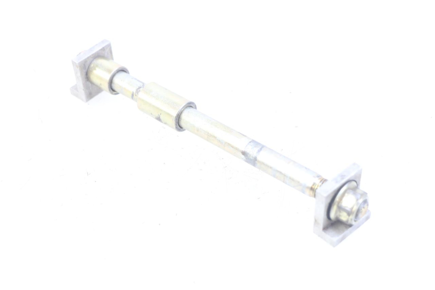 photo de EJE DE RUEDA TRASERA APOLLO RFZ 150