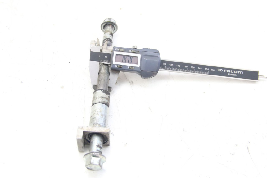 photo de EJE DE RUEDA TRASERA APOLLO RFZ 125