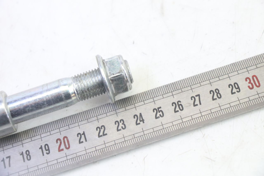 photo de EJE DE RUEDA TRASERA APOLLO RFZ 125