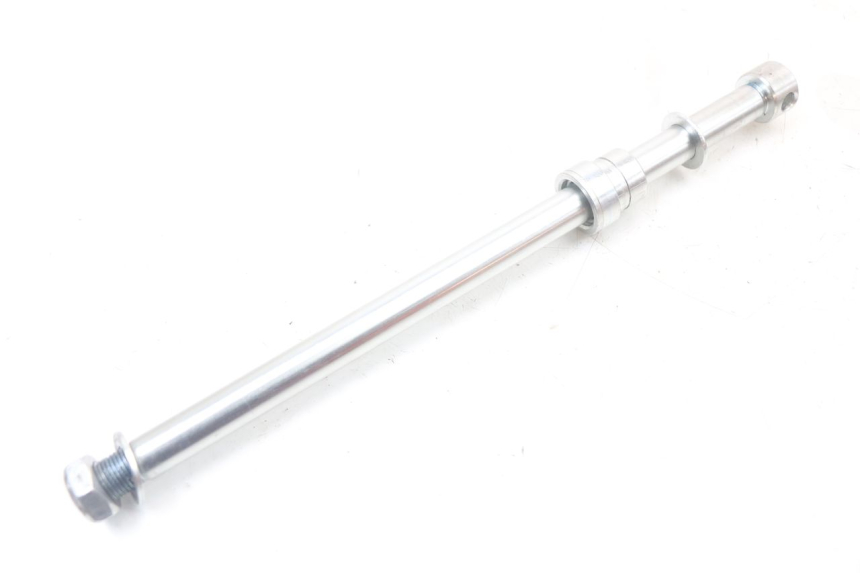 photo de EJE RUEDA TRASERO ROYAL ENFIELD SCRAM 411 (2022 - 2024)