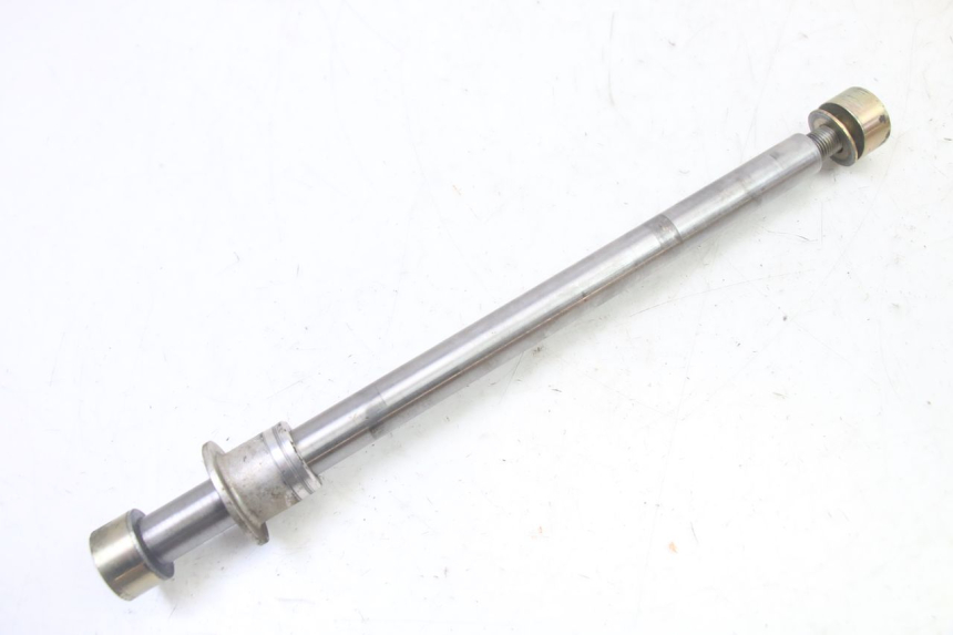 photo de EJE RUEDA TRASERO TRIUMPH SPRINT 900 (1995 - 1998)