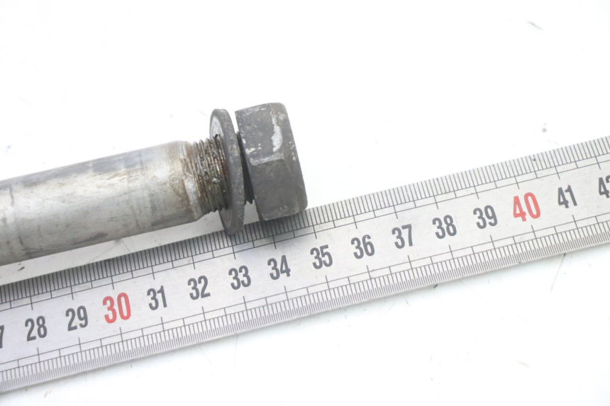 photo de EJE RUEDA TRASERO HONDA ST PAN EUROPEAN 1300 (2002 - 2013)