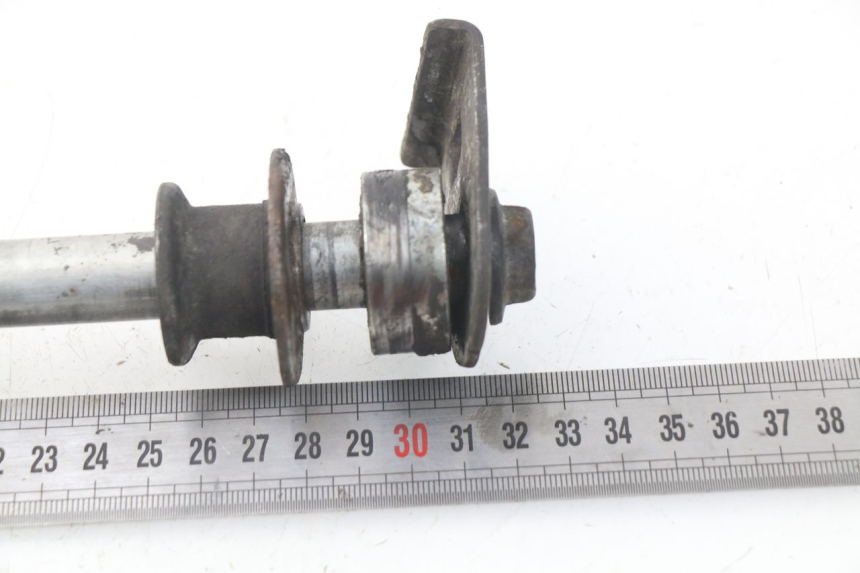 photo de EJE RUEDA TRASERO SUZUKI GSX-F GSXF 600 (1998 - 2004)