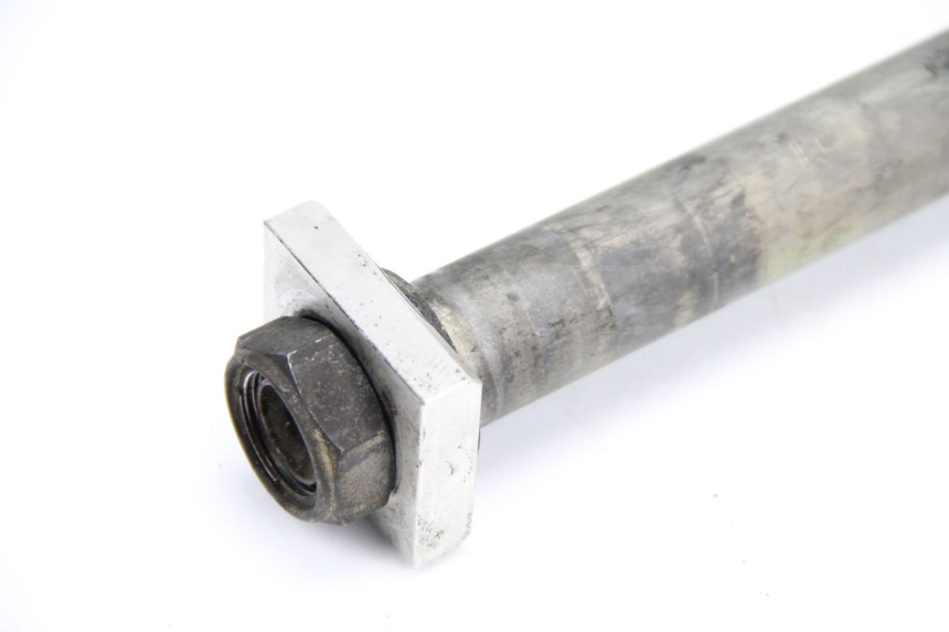 photo de EJE RUEDA TRASERO YAMAHA TDM ABS 900 (2002 - 2014)