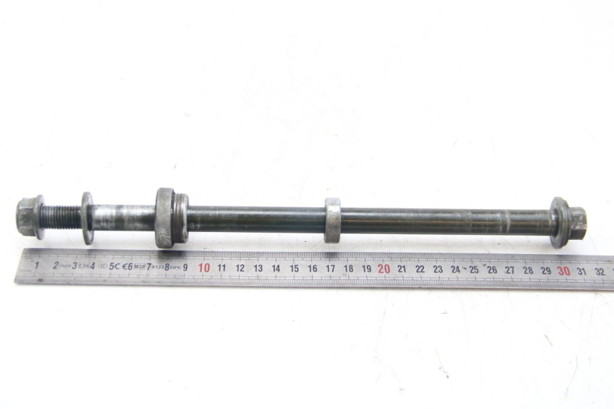 photo de EJE DE RUEDA TRASERA SYM WOLF SB 125 (2011 - 2018)