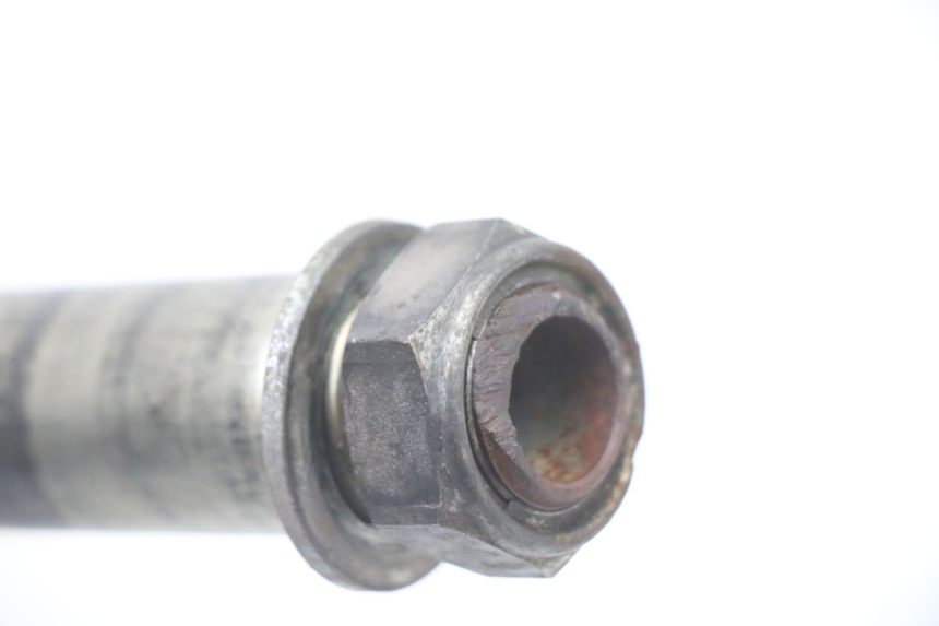 photo de EJE RUEDA TRASERO YAMAHA FZ6 FAZER S2 600 (2007 - 2011)