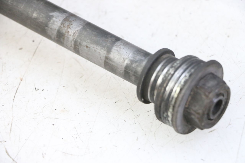 photo de EJE RUEDA TRASERO YAMAHA FZS FAZER 600 (2001 - 2003)
