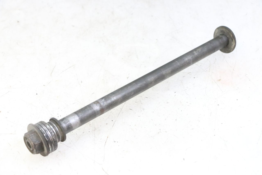 photo de EJE RUEDA TRASERO YAMAHA FZS FAZER 600 (2001 - 2003)